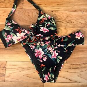 Carmen Marc Valvo Floral Swimwear